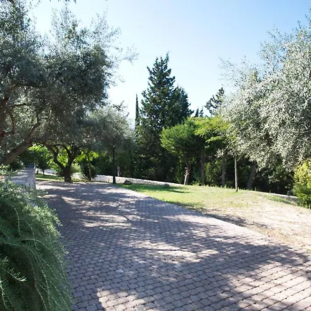 Asplathia Lefkada فيلة