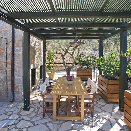 Asplathia Lefkada فيلة *